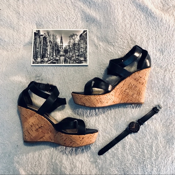 Black Strap Wedges - Picture 1 of 10